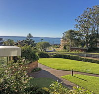 15 'The Commodore' 9-11 Donald Street - great unit only a short walk to CBD - Stayed
