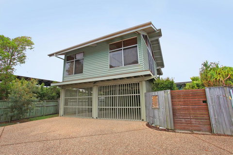 18 Northbeach Place, Mudjimba Beach - Pet Friendly, Linen Included, WIFI - Stayed 0