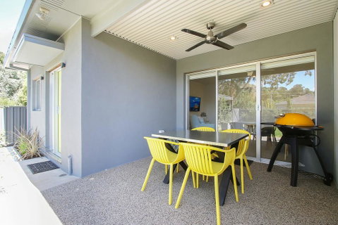 18 On Rayner - Swish Apartment Myrtleford - Stayed 3