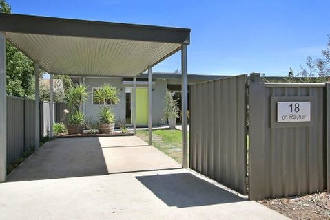 18 On Rayner - Swish Apartment Myrtleford - Stayed 2