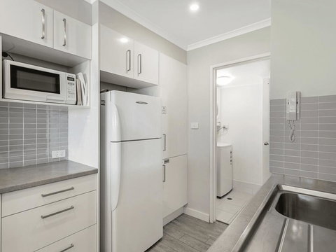 19 'Bay Parklands', 2 Gowrie Avenue - Ground Floor Renovated Unit With Water Views & WIFI - Stayed 2