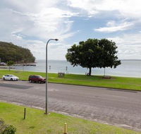 2 'Little Hut' 20 Kurrawa Close - Stunning water views of Little Beach - Stayed