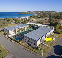2 'The Dunes' 38 Marine Drive - pool tennis court and so close to the beach - Stayed