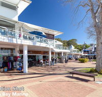 2 'Tradewinds' 110 Victoria Parade - fantastic unit with waterviews  close to the Marina - Stayed