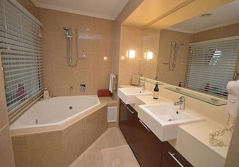 2 BDR/Apt/Foxtel/WiFi/Pool/parking/Spa/Hervey Bay - Stayed 2