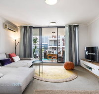 2 Bedroom 2 Bathroom Apt with Balcony and Parking - Stayed