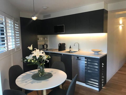 2 BEDROOM BRAND NEW APT // MOMENTS FROM RNSH - Stays Accommodation 2