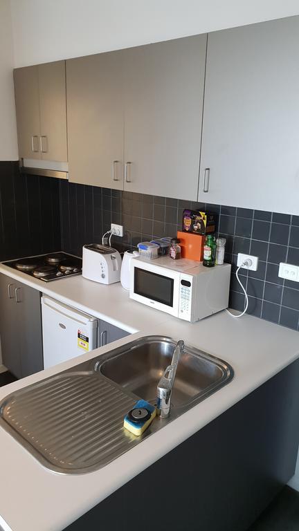 2 Bedrooms CBD FREE Tram Apartment (Melb Central, China Town, Queen Victoria Market, Melbourne University, RMIT, Etc) - Stayed 2