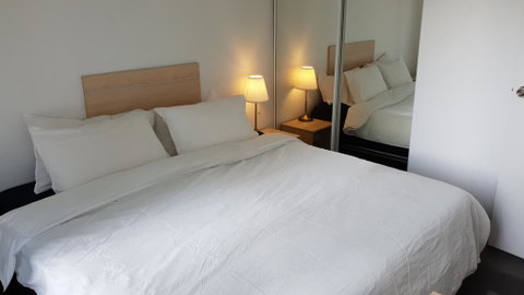 2 Bedrooms CBD FREE Tram Apartment (Melb Central, China Town, Queen Victoria Market, Melbourne University, RMIT, Etc) - Stayed 1