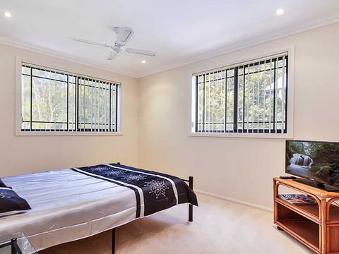 2/11a Christmas Bush Avenue - Fantastic Townhouse Close To Dutchies Beach - Stayed 2