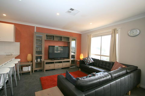 2/17 Jillamatong Street - Stayed 0