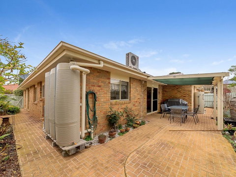 2/3 Wyndham Ave,Cowes - Stayed 3