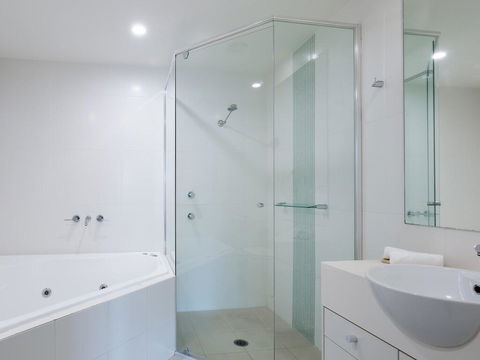 245 'Pacific Blue', 265 Sandy Point Rd - Air Conditioned Unit With Resort Facilities And Linen Supplied - Stayed 3