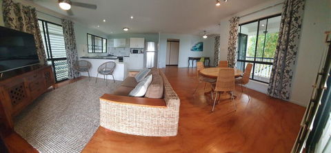 27 Bomburra Court - Rainbow Beach, Spacious, Comfortable, Large Deck, Private - Stayed 1