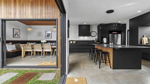 Beautifully Renovated Period Property Walking Distance To Cbd - Stayed 0