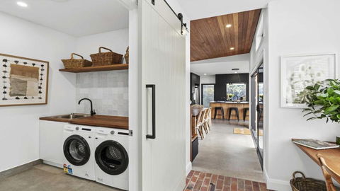 Beautifully Renovated Period Property Walking Distance To Cbd - Stayed 2