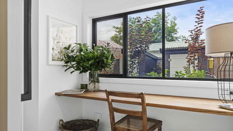 Beautifully Renovated Period Property Walking Distance To Cbd - Stayed 4