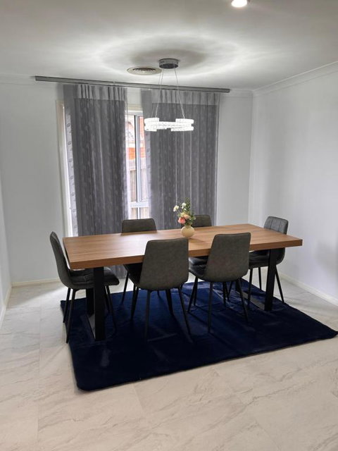 Canberra 3 Bedroom Home To Remember - Stays Accommodation 2