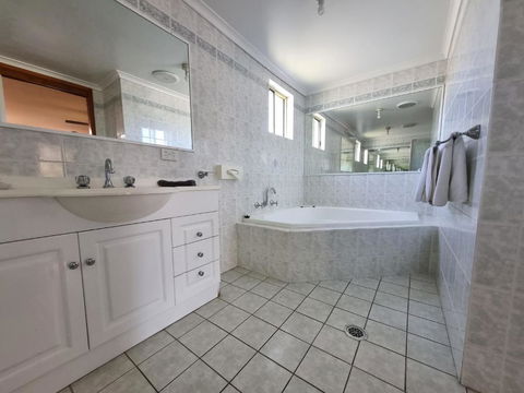 Cardiff Motor Inn - Stayed 2