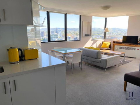 CBD 1 Bed Apt With Riverview - Stays Accommodation 2