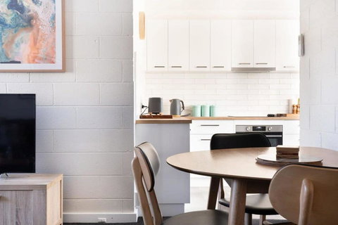 CBD Apartment By The Park: WiFi & Parking - Stayed 1