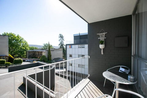 CBD Apartment By The Park: WiFi & Parking - Stayed 2