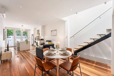 CBD Chic 3 Bedroom Stay - Walk To Darling Harbour & Fish Market. (27) - Stayed 1