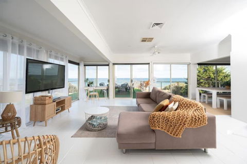 ChelseaVue - Designer Beachside Townhouse Retreat - Stayed 0