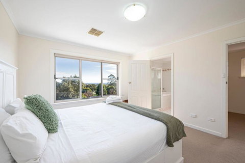 Cityscape Charm - 2BR Home In Wattle Park - Stays Accommodation 2