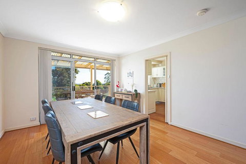 Cityscape Charm - 2BR Home In Wattle Park - Stays Accommodation 4