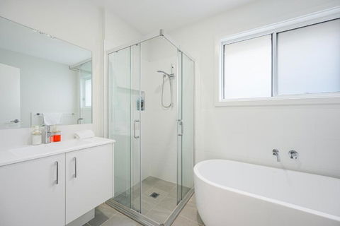 Denham Court 4Br With Central AC & WiFi Near Coles - Stayed 4