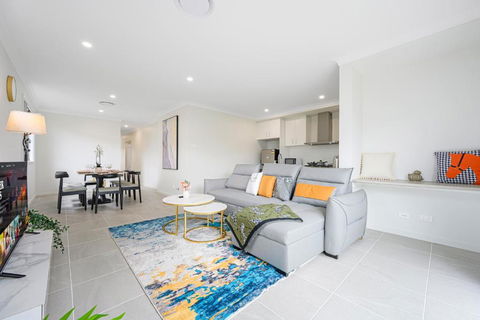 Denham Court 4Br With Central AC & WiFi Near Coles - Stayed 2