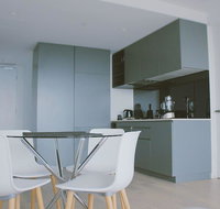 2Bed 2Bath Minimalist Apartment in CBD - Stayed