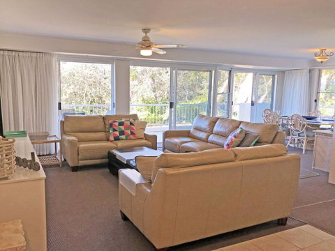 3 'Albacore', 12 Ondine Close - Waterfront, Pool, Lift & Views - Stayed 1