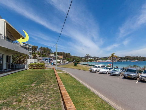 3 'Sunset' 11 Victoria Parade - Stunning Unit Right Across From The Water - Stayed 0