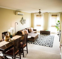 3 Bdrm House With Parking  Outdoor Entertaining - Stays Accommodation