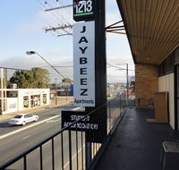 3 BEDROOM APARTMENT ST MARYS - Stays Accommodation