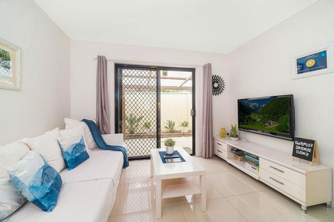 3 Bedroom Cozy And Quiet Holiday Home - Stayed 1