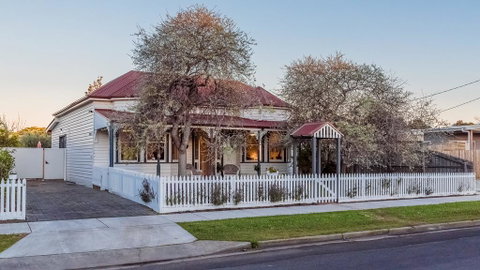 3 Genesta St, Cowes - Federation Home - Stayed 2