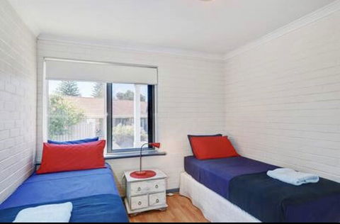 3 Oceans Apartments - Scarborough - Stayed 1