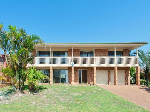 31 Kerrigan St - Large Home With Water Views & Boat Parking - Stayed 1