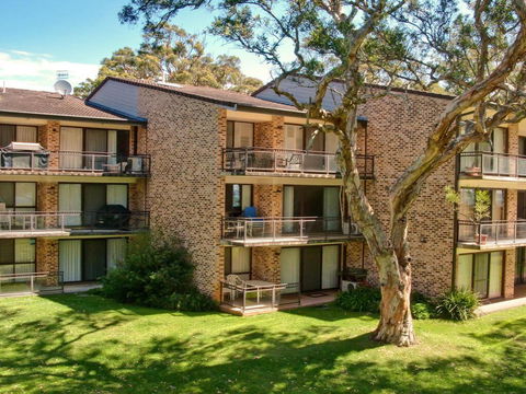 32 'Bay Parklands', 2 Gowrie Avenue - Fantastic Unit With Air Conditioning, Pool, Tennis Court & Spa - Stayed 3