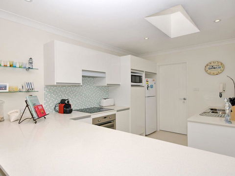 32 'Bay Parklands', 2 Gowrie Avenue - Fantastic Unit With Air Conditioning, Pool, Tennis Court & Spa - Stayed 2