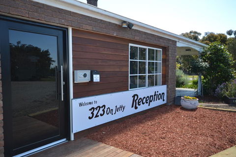 323 On Jetty - Stayed 1