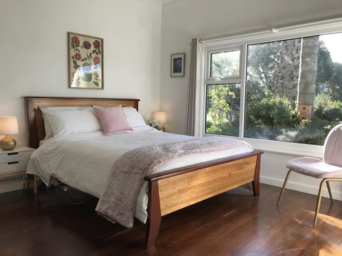 33 On Stewart - Stayed 0