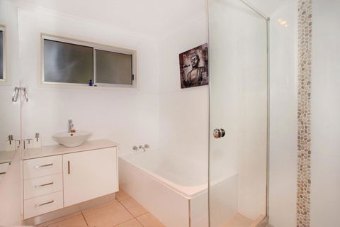 35 Santa Monica Avenue Coolum Beach, Pet Friendly, Linen Included - Stayed 1
