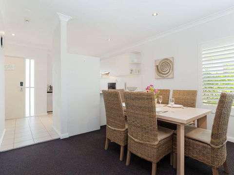 356 ' Oaks Pacific Blue', 265 Sandy Point Rd - Air Conditioned, Direct Pool Access And Suited For Disability - Stayed 2