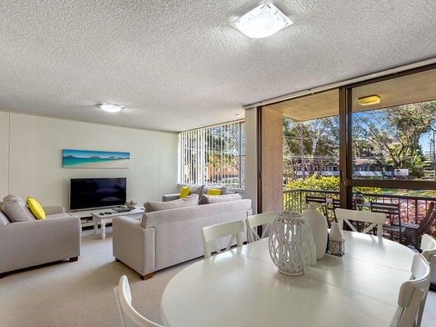 4 'Magnus Gardens', 7 Magnus St - Beautiful Air Conditioned Unit With Filtered Water Views & WIFI - Stayed 2