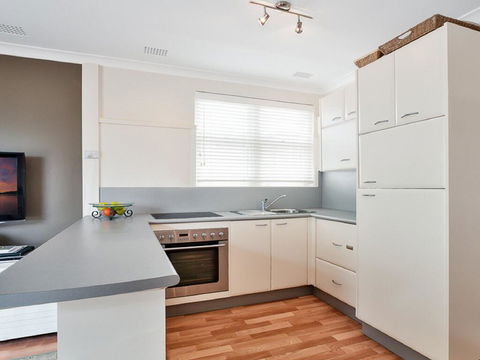4 'Sebastapol' 66 Thurlow Avenue - Great Little Unit - Stayed 1