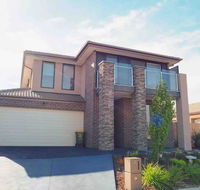 4 Bed 2 And A Half Bath Luxury Villa in Point Cook - Stays Accommodation